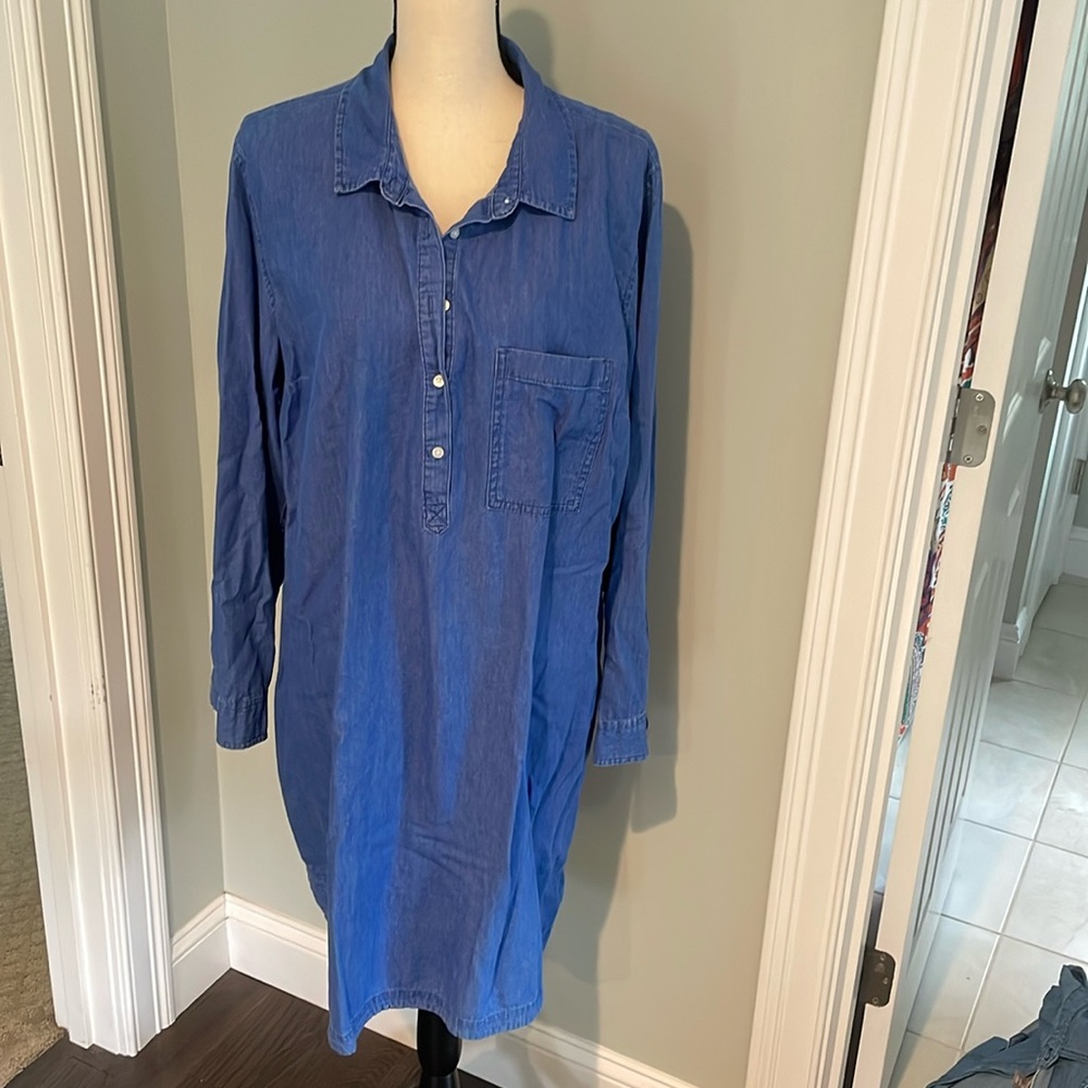 OLD NAVY CHAMBRAY SHIFT DRESS